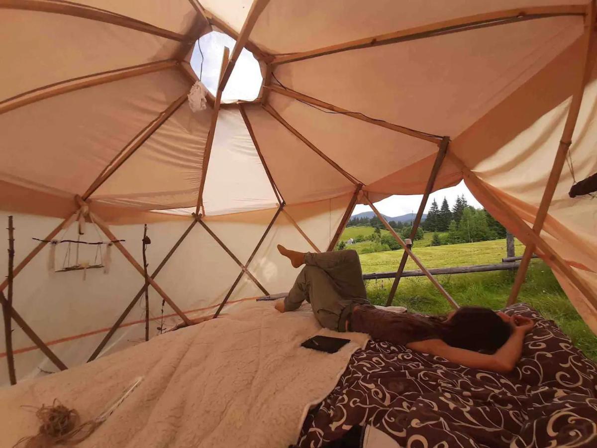 Eco Glamping - Carpathians. Retreat Hub Dzin Space Верховина Екстериор снимка
