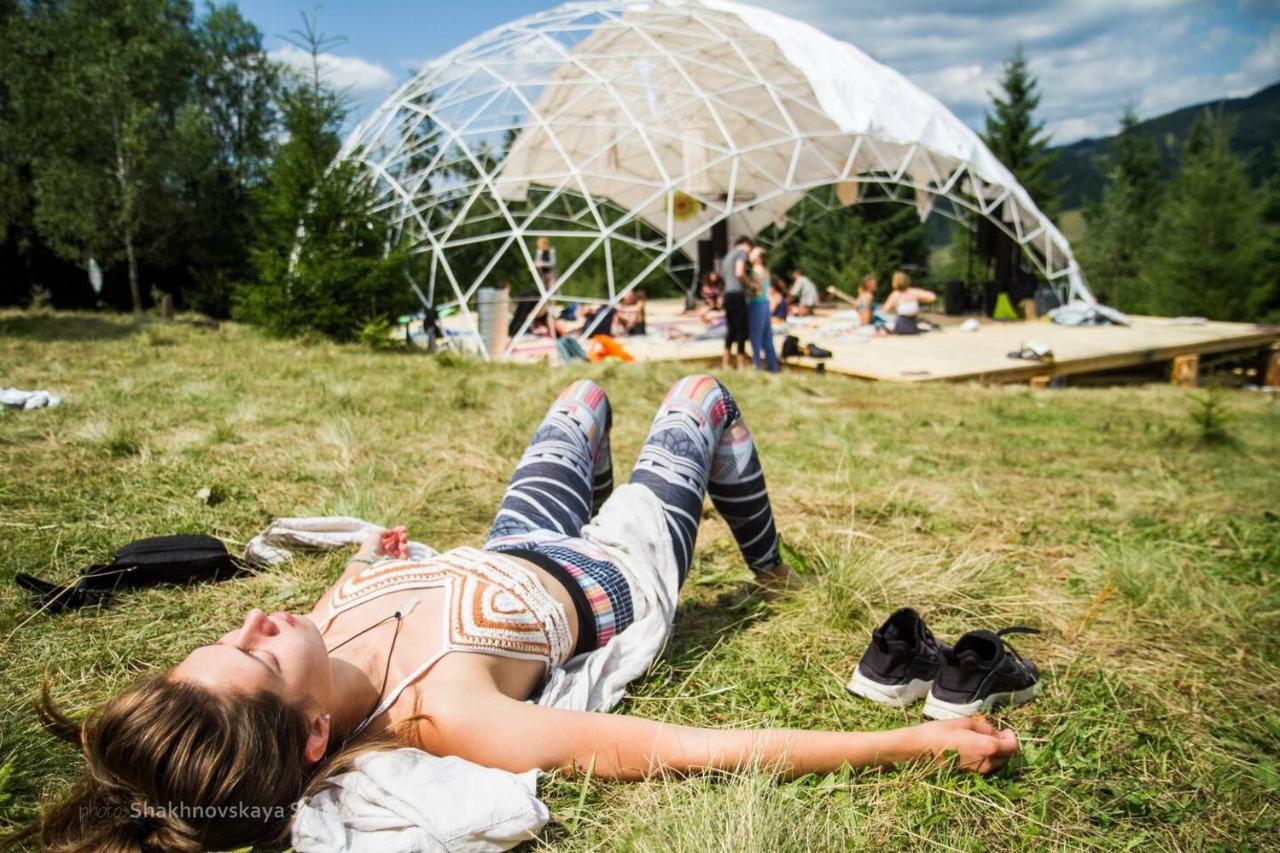 Eco Glamping - Carpathians. Retreat Hub Dzin Space Верховина Екстериор снимка